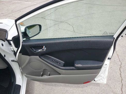 Used 2014 Kia Forte LX FWD image 21
