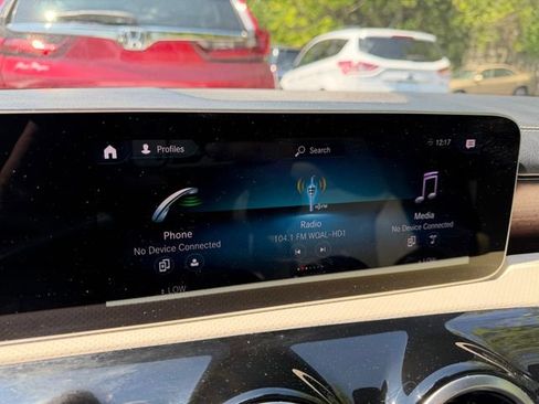 Used 2020 Mercedes-Benz CLA 250 4MATIC image 34