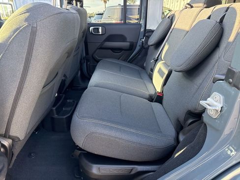 Certified 2025 Jeep Wrangler Unlimited Sahara w/ Safety Group image 17