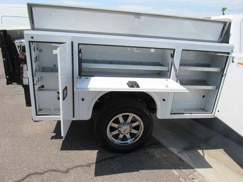 Used 2021 GMC Sierra 2500 4x4 Crew Cab w/ Convenience Package image 15