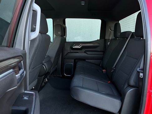 Used 2025 Chevrolet Silverado 1500 LT image 13