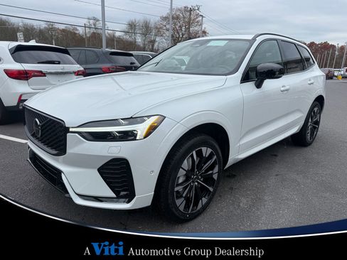Used 2026 Volvo XC60 B5 Plus w/ Protection Package Premier image 4