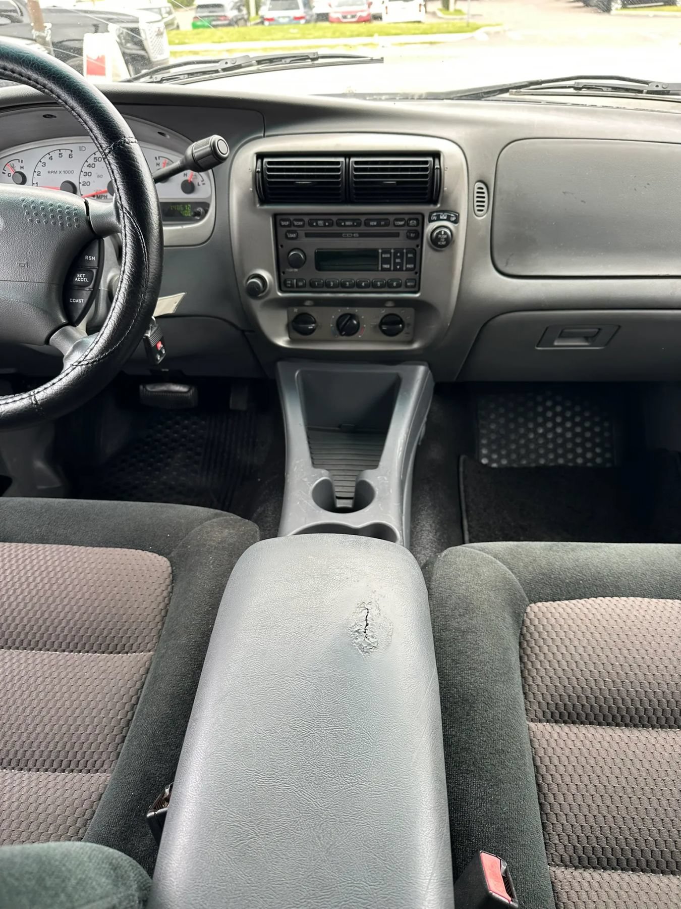 Used 2005 Ford Explorer Sport Trac XLS RWD image 12