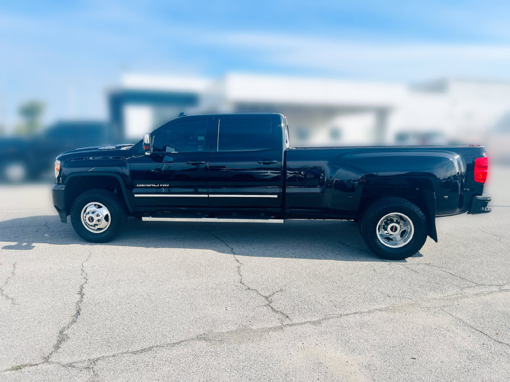 Used 2018 GMC Sierra 3500 Denali w/ Duramax Plus Package AWD/4WD image 2