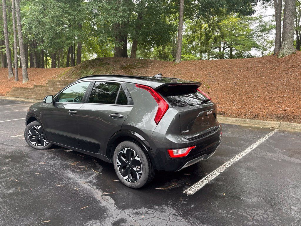 Used 2024 Kia Niro Wind w/ Wind Preserve Package FWD image 4
