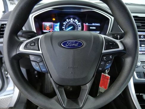 Used 2016 Ford Fusion SE FWD image 21