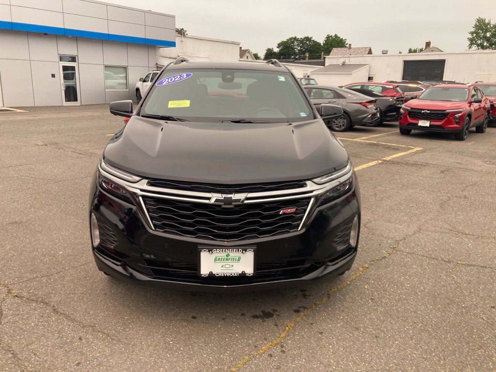 Used 2023 Chevrolet Equinox RS w/ RS Leather Package AWD/4WD image 2