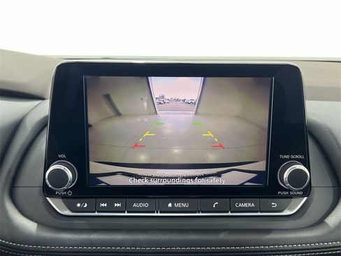 Used 2023 Nissan Rogue SV image 14