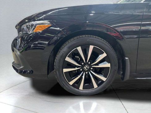 Used 2023 Honda Civic EX-L image 10