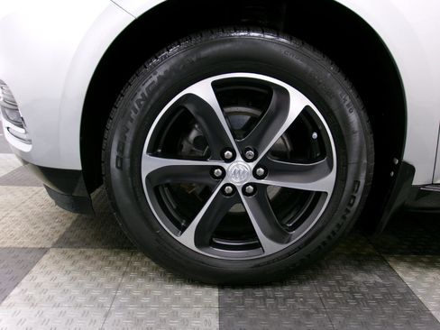 Used 2021 Buick Enclave Essence image 17