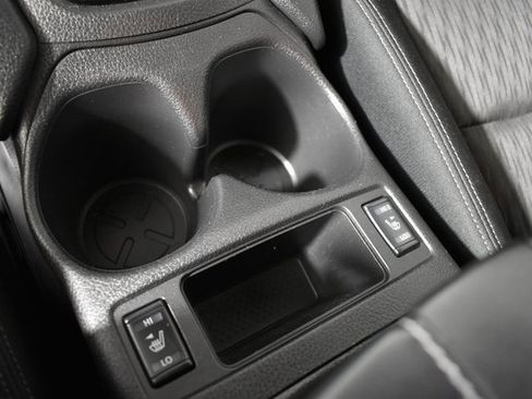 Used 2020 Nissan Rogue SV image 24