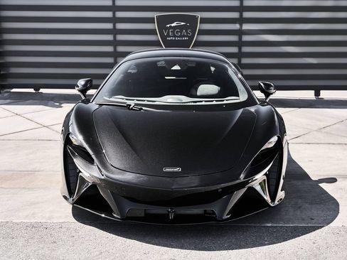 Used 2024 McLaren Artura RWD image 10