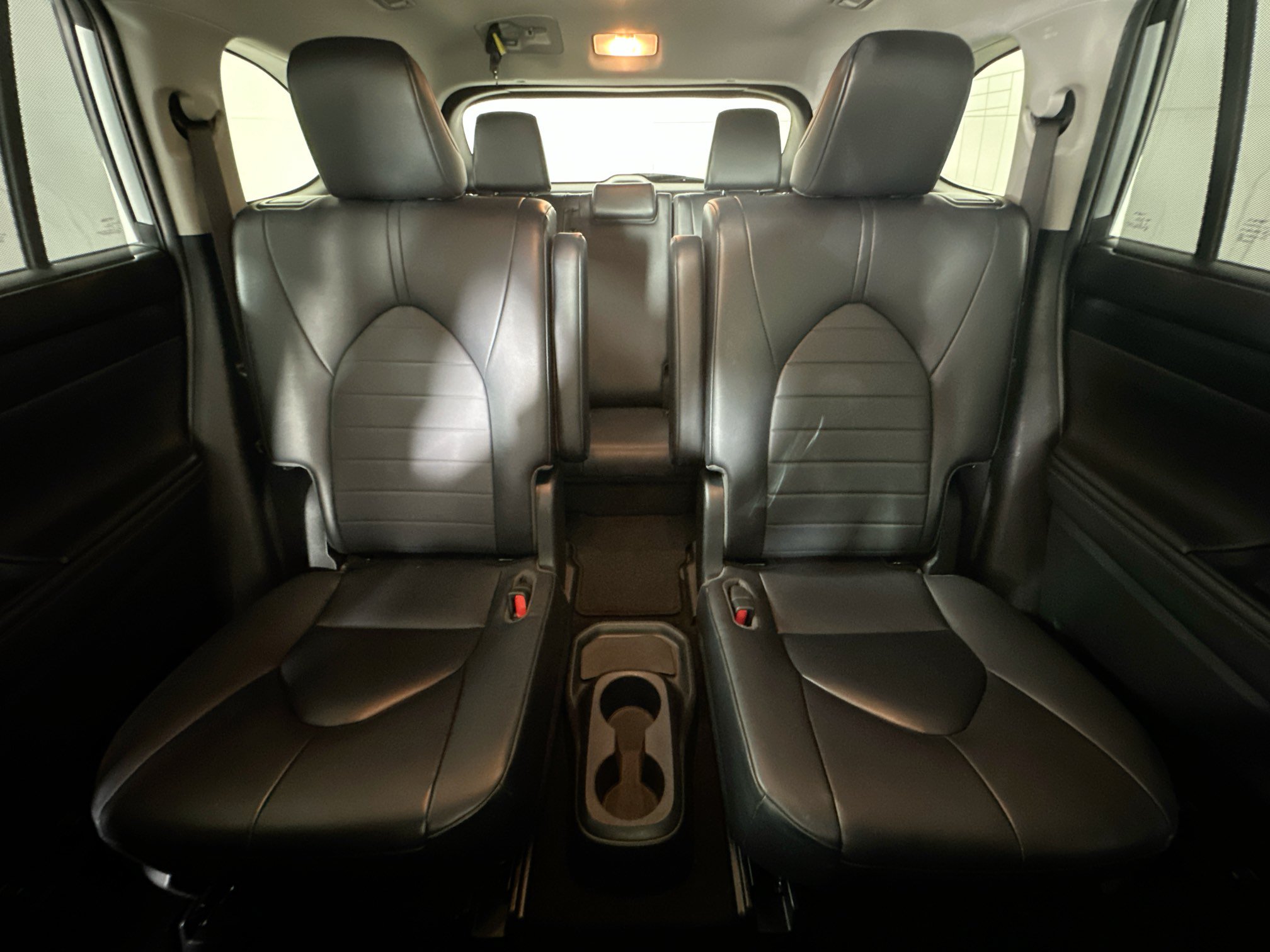 Used 2023 Toyota Highlander XLE FWD image 30