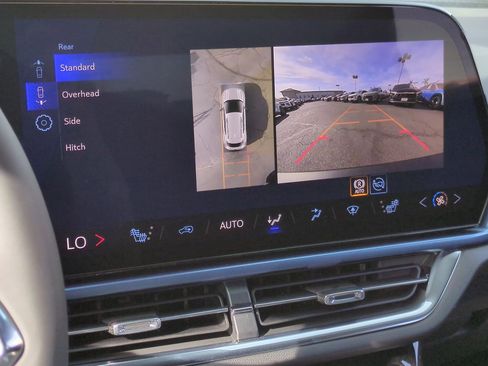 New 2026 Chevrolet Equinox EV LT image 15