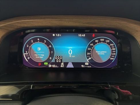 Used 2025 Volkswagen Atlas SE image 18