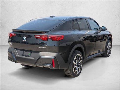 Used 2026 BMW X2 xDrive28i w/ Technology Package AWD/4WD image 2