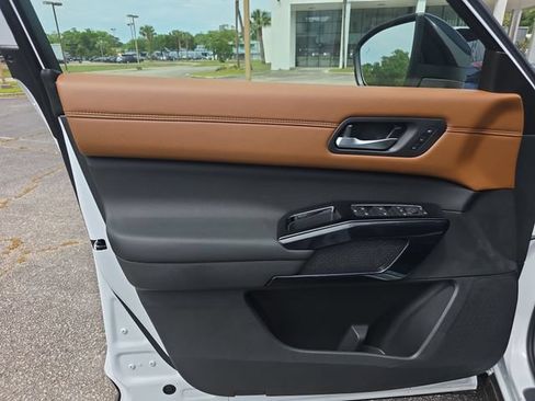 New 2026 Nissan Pathfinder Platinum w/ Cargo Package AWD/4WD image 13