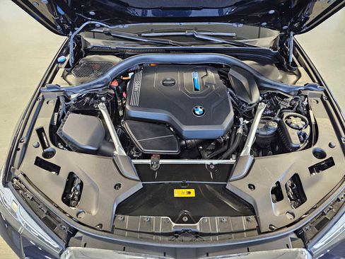 Used 2023 BMW 530e w/ M Sport Package image 9