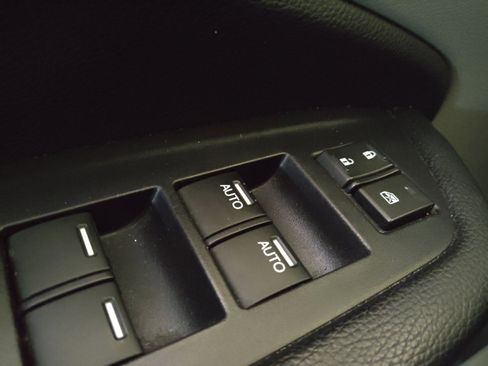 Used 2018 Honda Pilot LX image 27