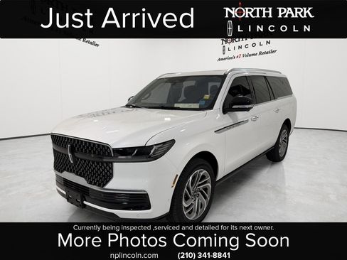 Used 2025 Lincoln Navigator L Reserve AWD/4WD image 1