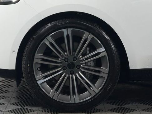 New 2026 Land Rover Range Rover SE image 12