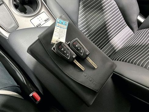 Used 2024 Toyota Camry SE image 36