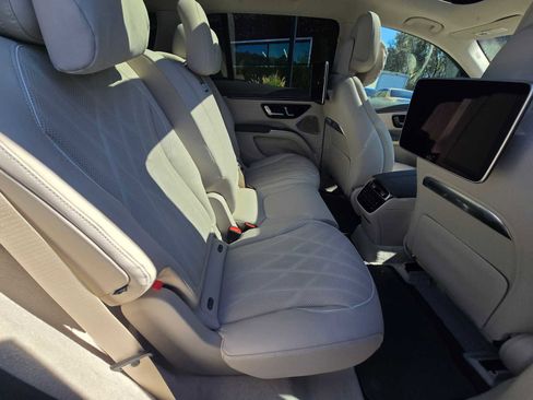 New 2026 Mercedes-Benz EQS 550 4MATIC SUV image 15