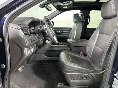 Used 2022 GMC Yukon XL Denali w/ Denali Ultimate Package image 11