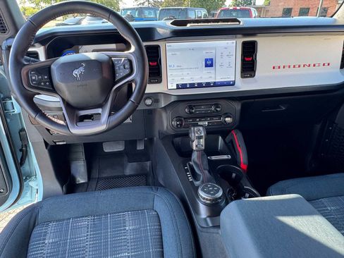 Used 2024 Ford Bronco Heritage Edition AWD/4WD image 9