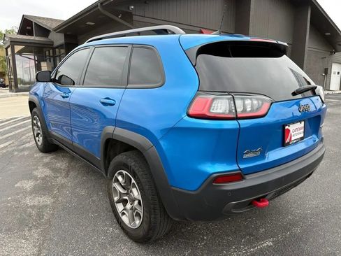 Used 2021 Jeep Cherokee Trailhawk w/ Comfort/Convenience Group AWD/4WD image 3