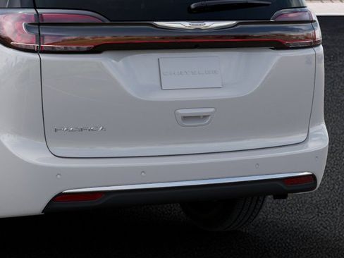 New 2026 Chrysler Pacifica Select FWD image 13