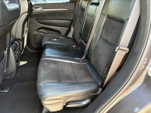 Used 2019 Jeep Grand Cherokee Altitude image 16