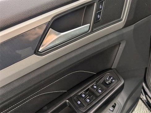 Used 2020 Volkswagen Atlas Cross Sport SEL R-Line image 20