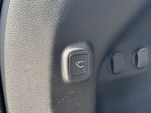Used 2020 Jeep Cherokee Limited AWD/4WD image 17