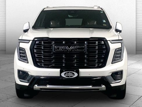 Used 2025 GMC Yukon Denali Ultimate w/ LPO, Floor Liner Package AWD/4WD image 2