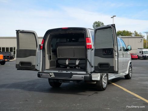 Used 2023 Chevrolet Express 2500 image 19