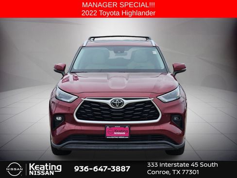 Used 2022 Toyota Highlander XLE FWD image 2