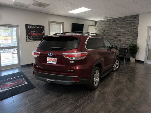 Used 2014 Toyota Highlander Limited Platinum AWD/4WD image 4