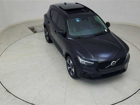 Used 2024 Volvo XC40 B5 Plus image 79