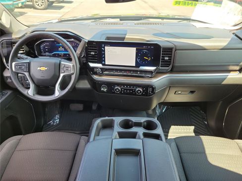 Used 2023 Chevrolet Silverado 1500 LT AWD/4WD image 11