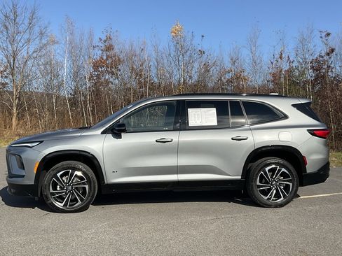 Used 2025 Buick Enclave Sport Touring w/ Power Package image 31