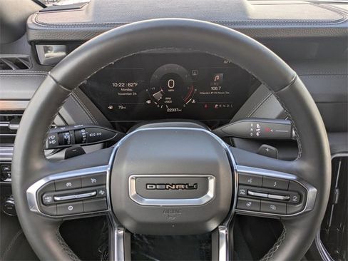 Used 2025 GMC Yukon Denali image 33