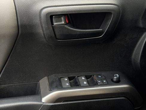 Used 2023 Toyota Tacoma SR5 RWD image 25