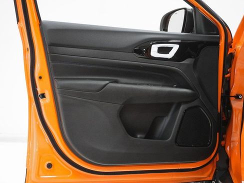 New 2026 Jeep Compass Latitude image 13