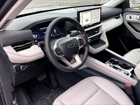 New 2026 Ford Explorer Active w/ Active Comfort Package image 6