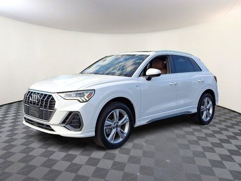 Used 2024 Audi Q3 2.0T Premium AWD/4WD image 3