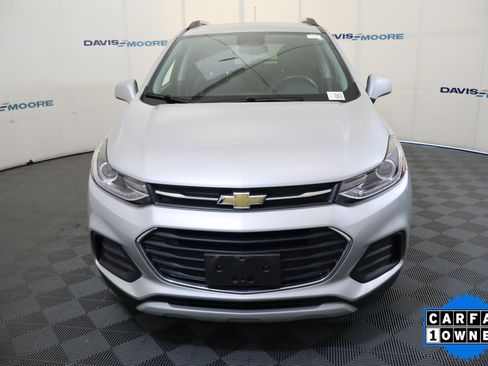Used 2022 Chevrolet Trax LT w/ LT Convenience Package AWD/4WD image 14