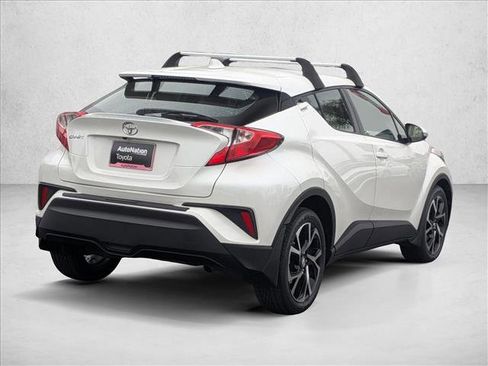 Used 2019 Toyota C-HR XLE FWD image 5