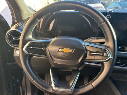 Used 2025 Chevrolet Equinox LT image 28