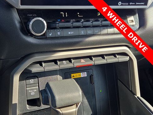 Used 2024 Toyota Tundra Limited image 19